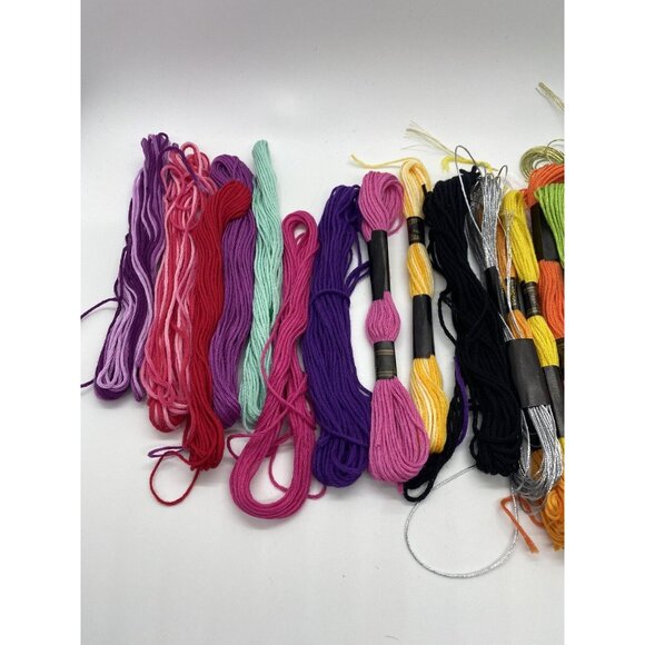 Lot of 18 Six Strand Brins 8.75 Yard 8MTS Cotton Floss Various Colors Preowned - Picture 3 of 3